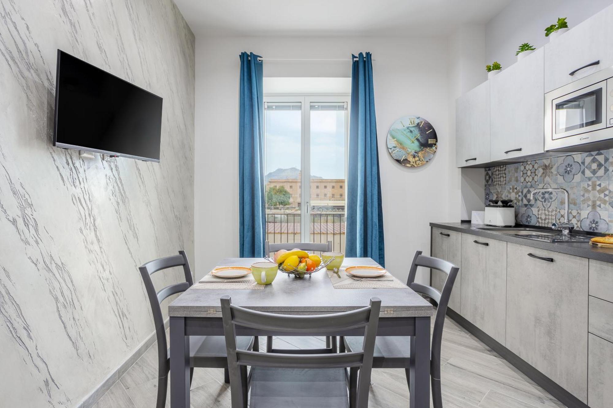 Erasmo Luxury Vista Mare Apartment *