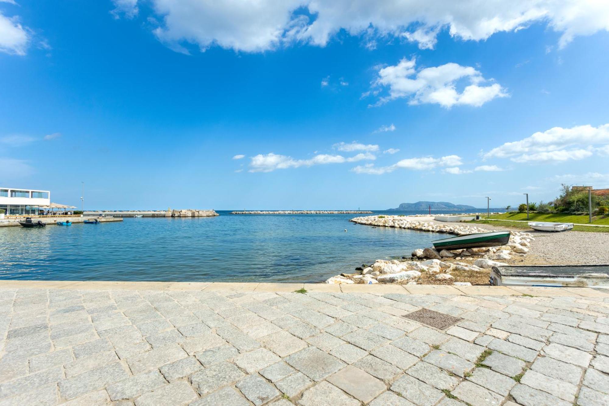 Erasmo Luxury Vista Mare Apartment *
