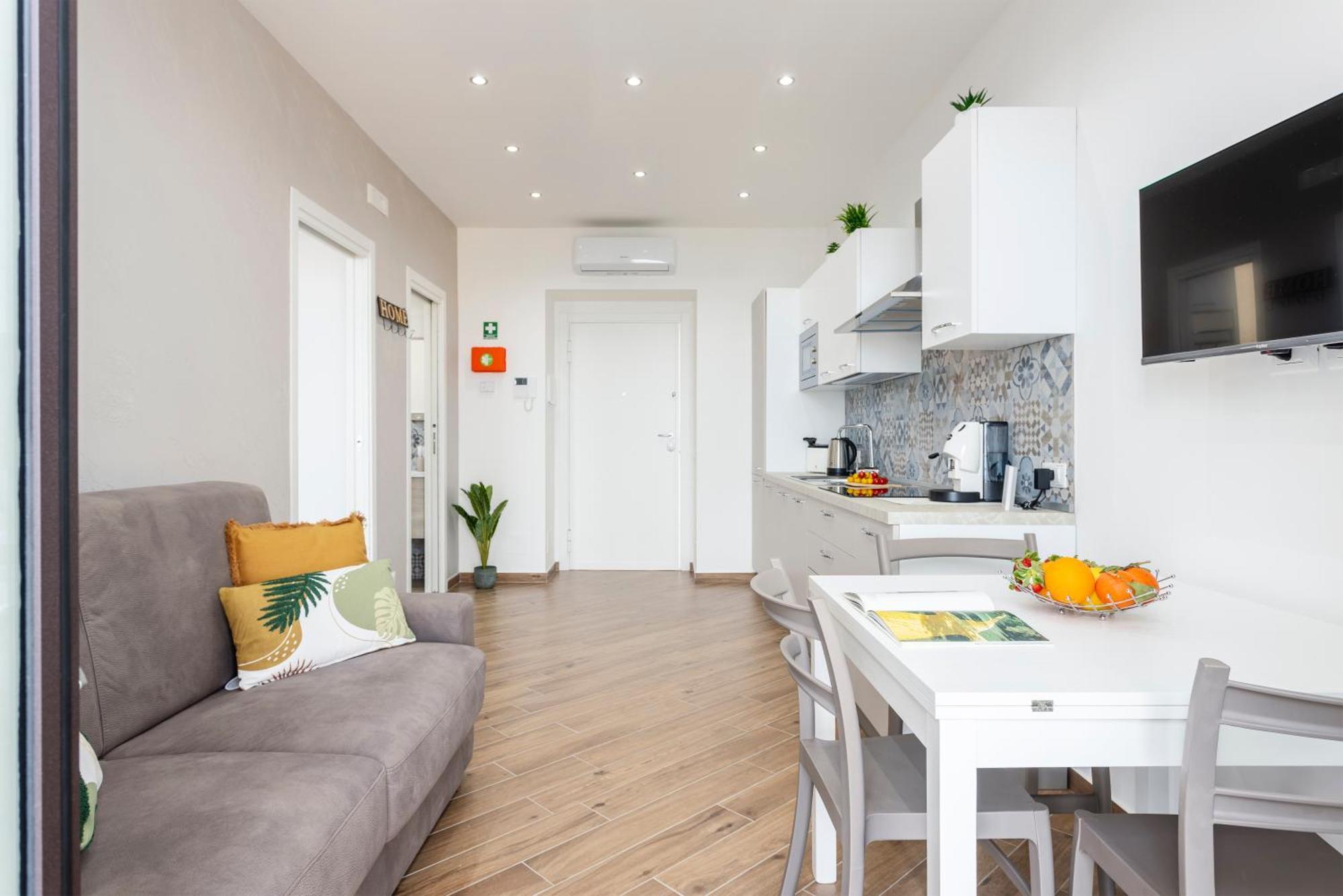 Erasmo Luxury Vista Mare Apartment